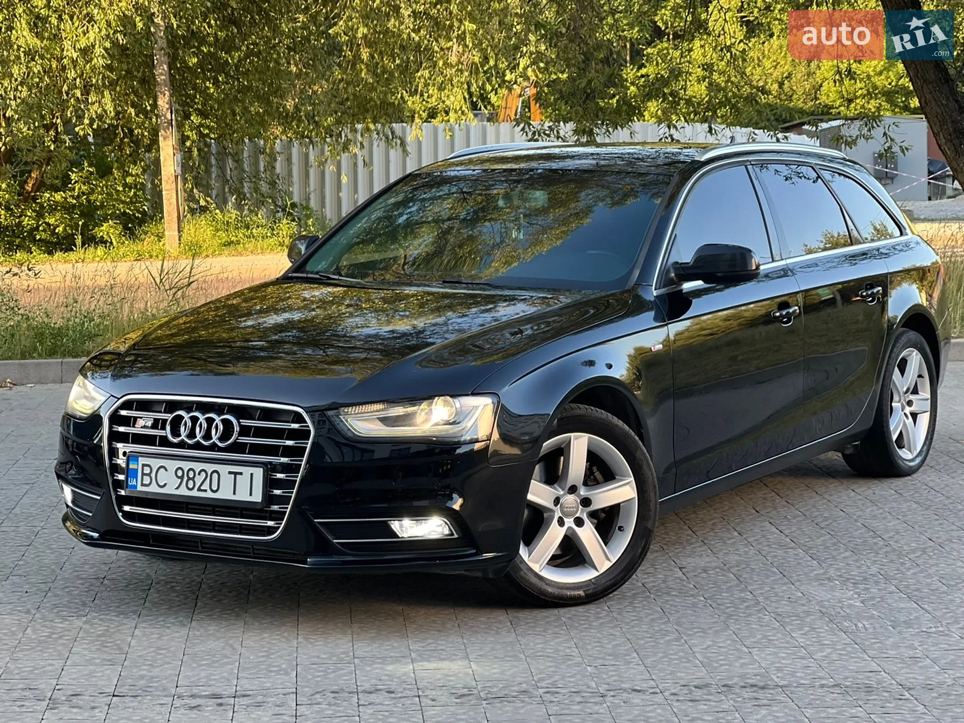 2012 Audi A4 - мініатюра 30