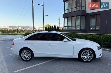 Седан Audi A4 2015 в Городку