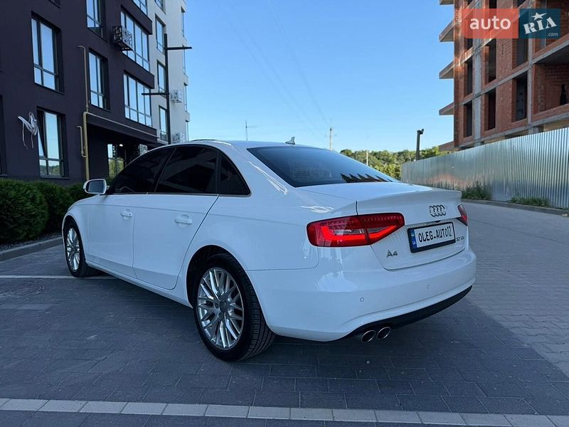 Седан Audi A4 2015 в Городку