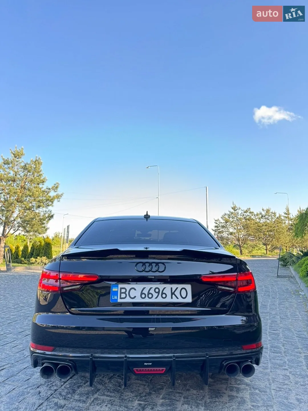 Audi A4 2016 VIN WAUDNAF45HN051170 фото оголошення 8 з 29