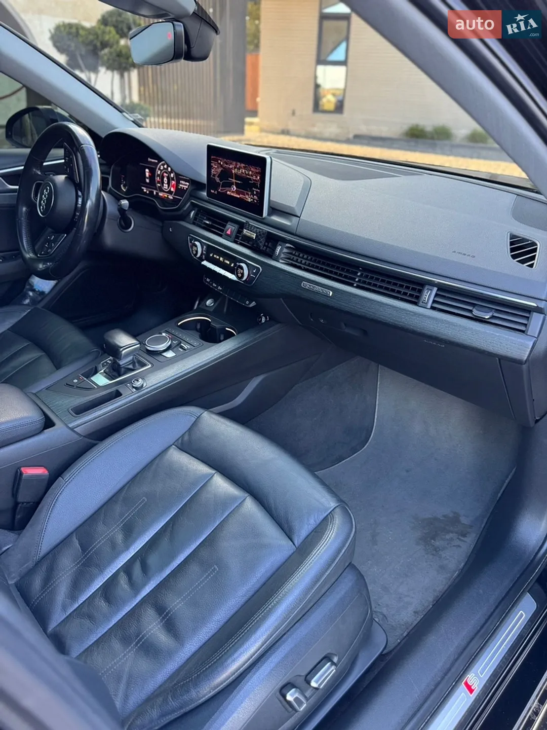 Audi A4 2016 VIN WAUDNAF45HN051170 фото оголошення 14 з 29