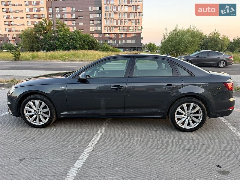 Седан Audi A4 2018 в Львові