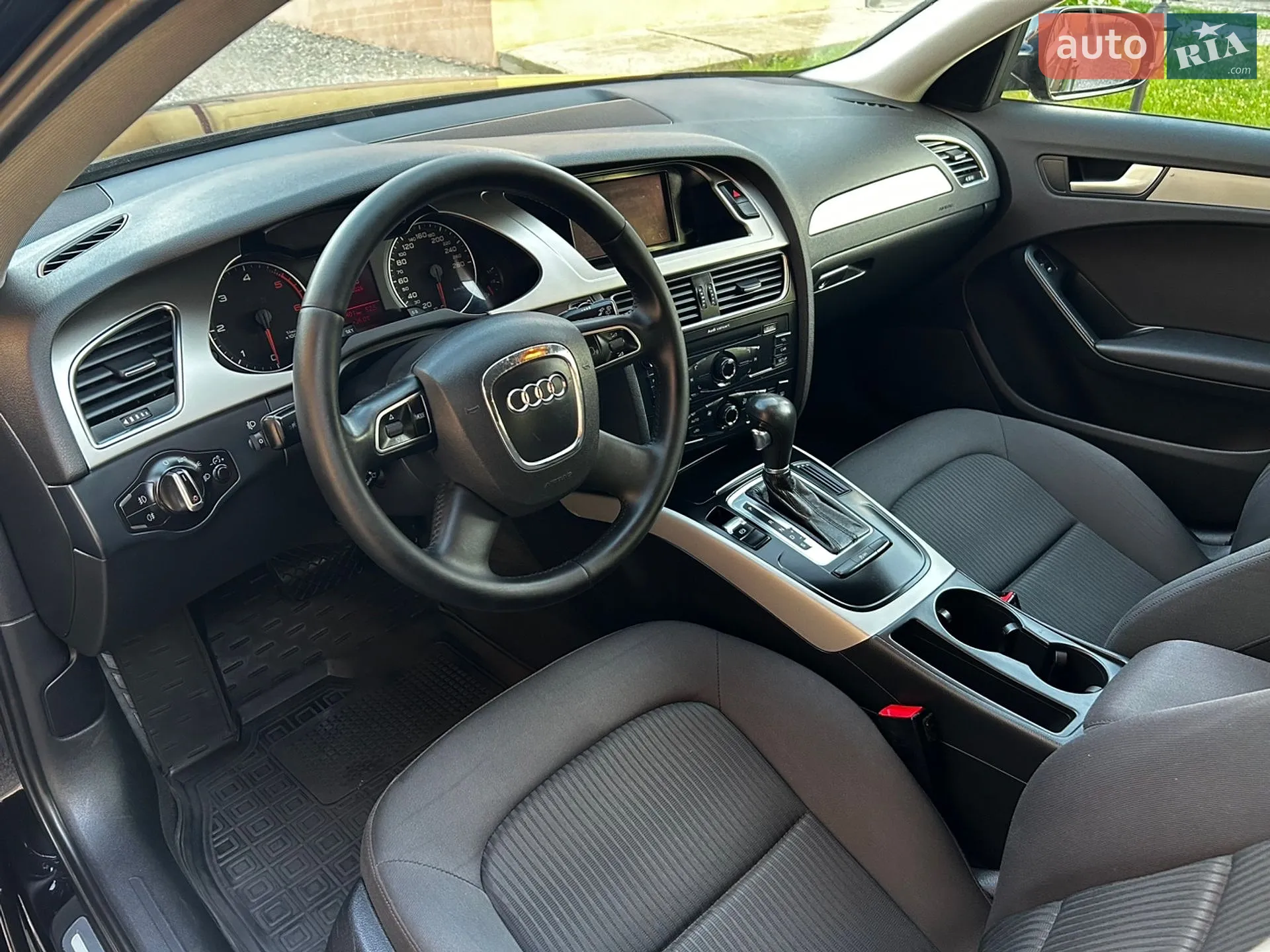 2011 Audi A4 - мініатюра 15