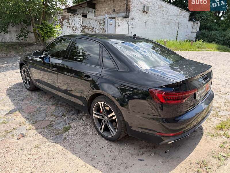 Седан Audi A4 2018 в Києві