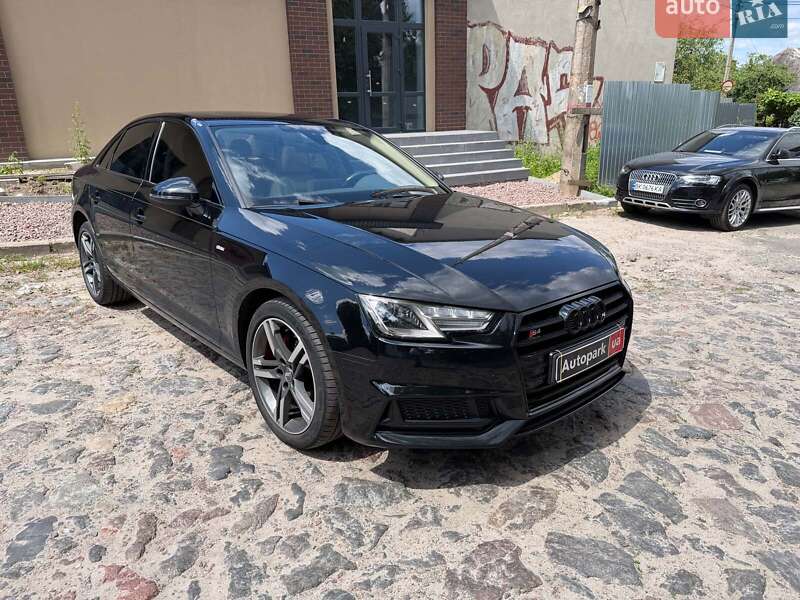 Седан Audi A4 2018 в Києві