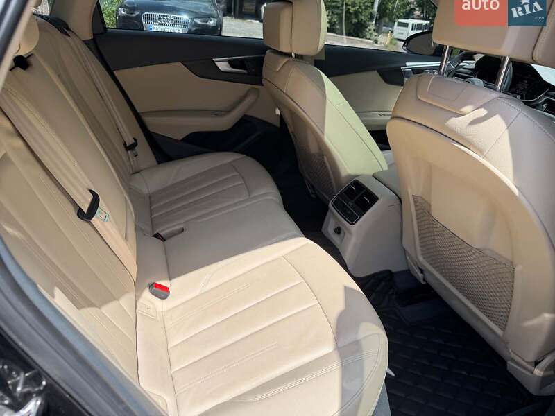 Седан Audi A4 2018 в Києві