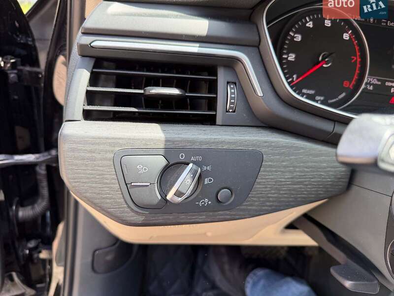 Седан Audi A4 2018 в Києві