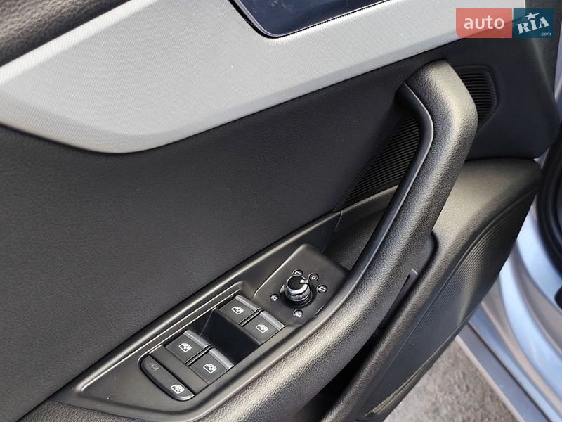 Седан Audi A4 2017 в Чернигове