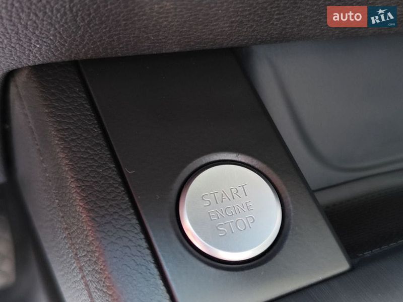 Седан Audi A4 2017 в Чернигове