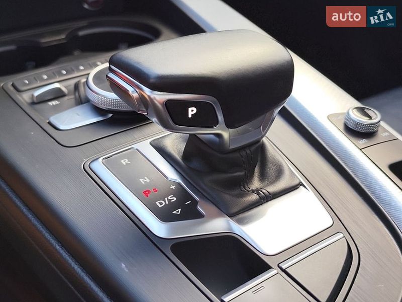 Седан Audi A4 2017 в Чернигове