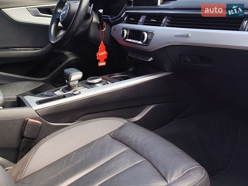 Седан Audi A4 2017 в Чернигове