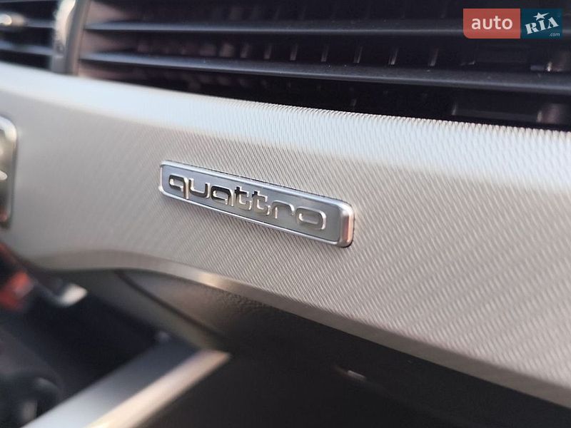 Седан Audi A4 2017 в Чернигове