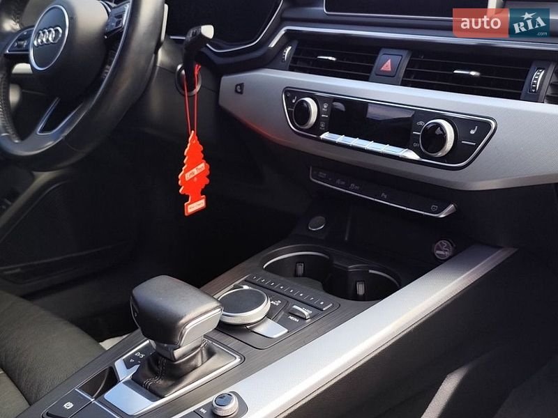Седан Audi A4 2017 в Чернигове