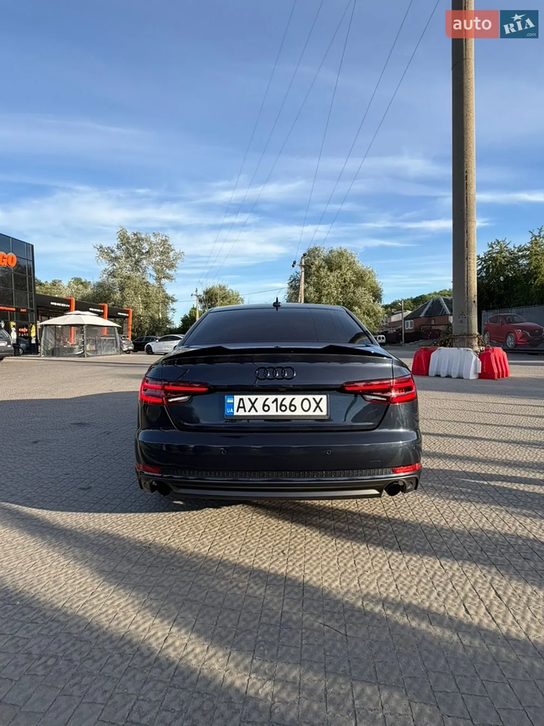 Audi A4 2018 VIN WAUENAF48JN015659 фото оголошення 9 з 22