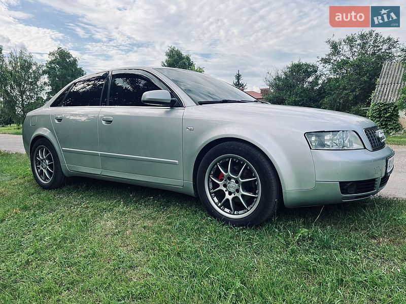 Седан Audi A4 2004 в Липовій Долині
