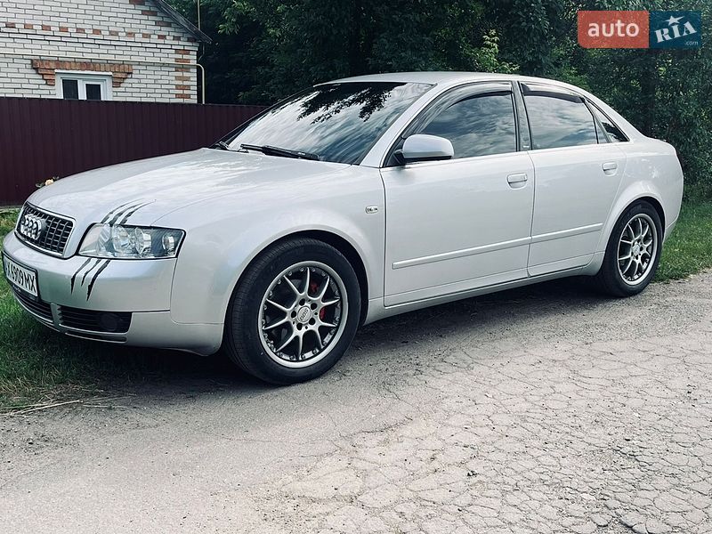 Седан Audi A4 2004 в Липовій Долині