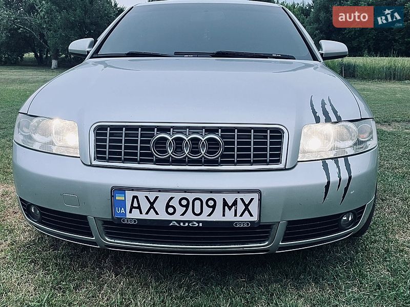Седан Audi A4 2004 в Липовій Долині