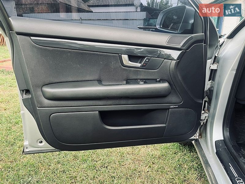 Седан Audi A4 2004 в Липовій Долині