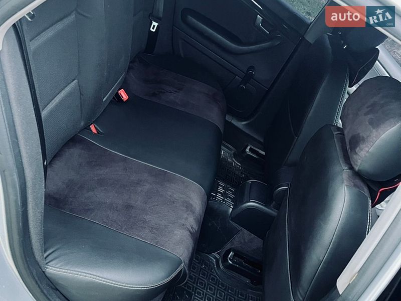 Седан Audi A4 2004 в Липовій Долині