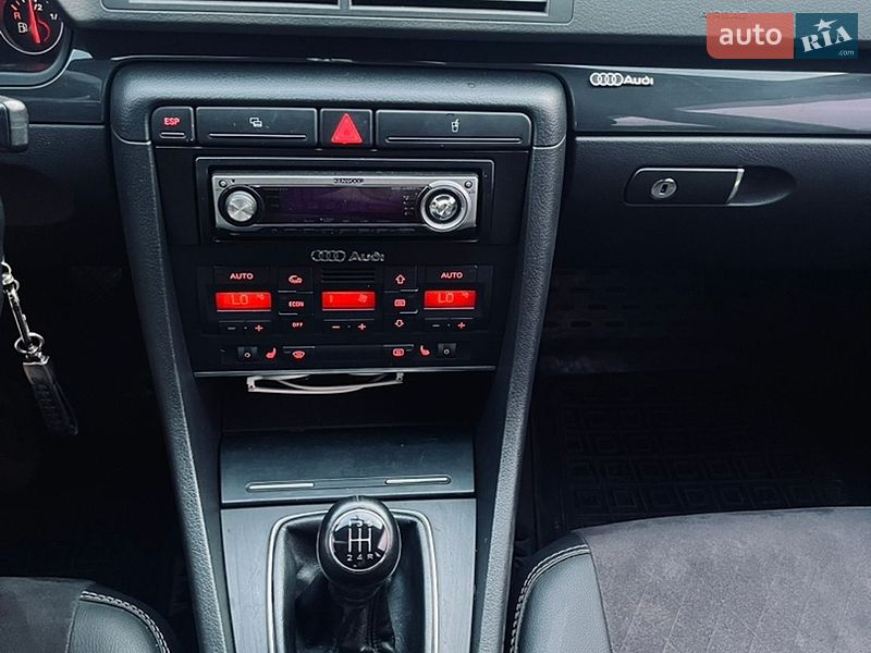 Седан Audi A4 2004 в Липовій Долині