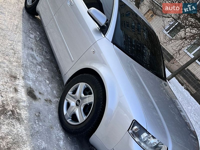 Седан Audi A4 2004 в Липовій Долині