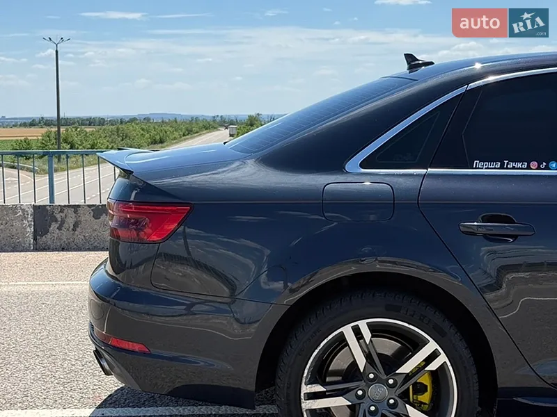 Audi A4 2016 VIN WAUENAF44HN034266 фото оголошення 2 з 70