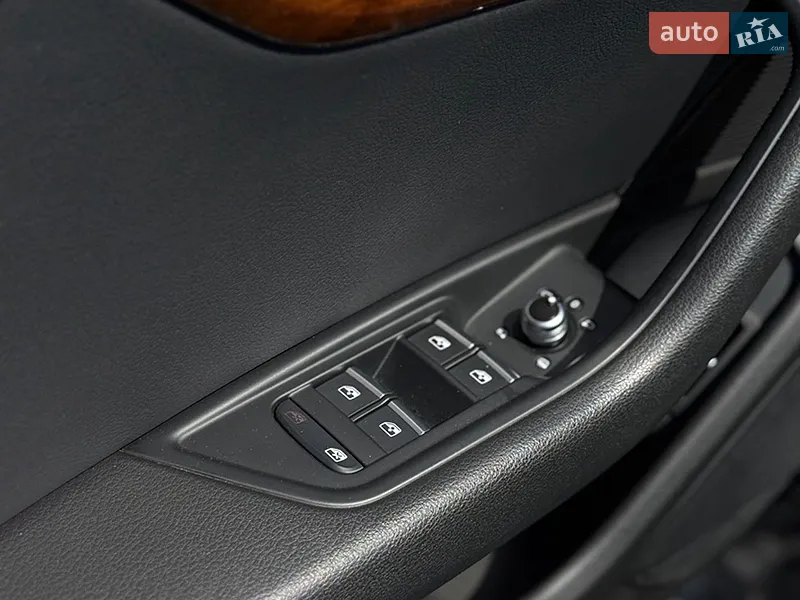 Audi A4 2016 VIN WAUENAF44HN034266 фото оголошення 17 з 70