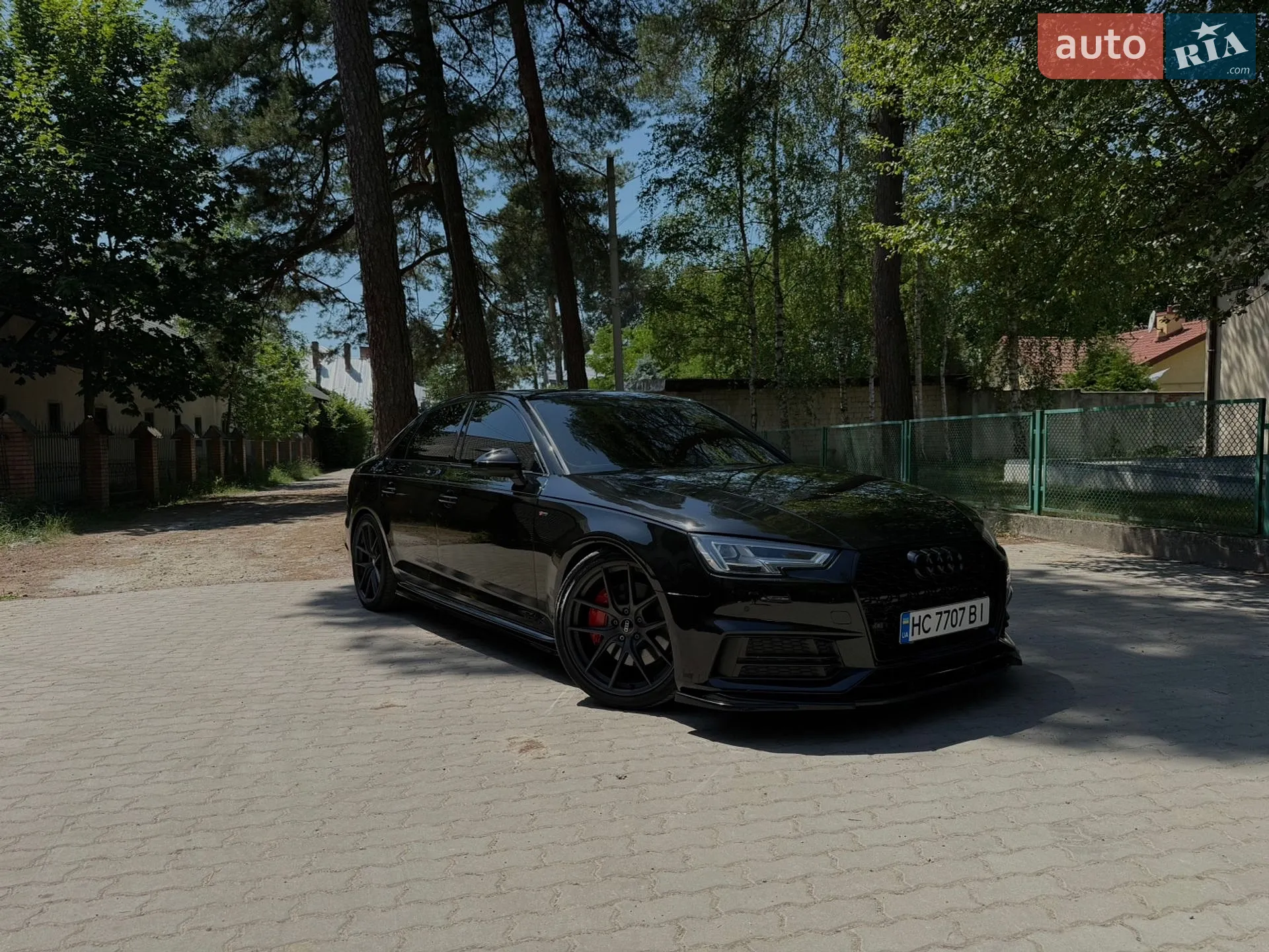 Audi A4 2015 VIN WAUENAF47HN001083 фото оголошення 2 з 5