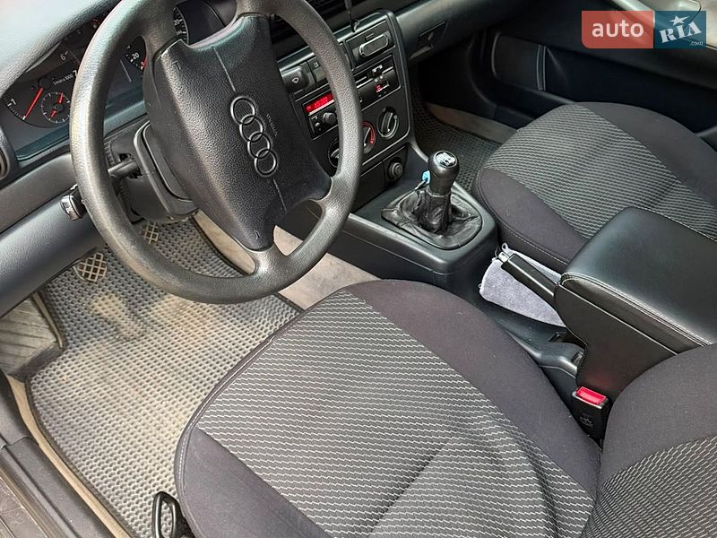 Седан Audi A4 1996 в Івано-Франківську