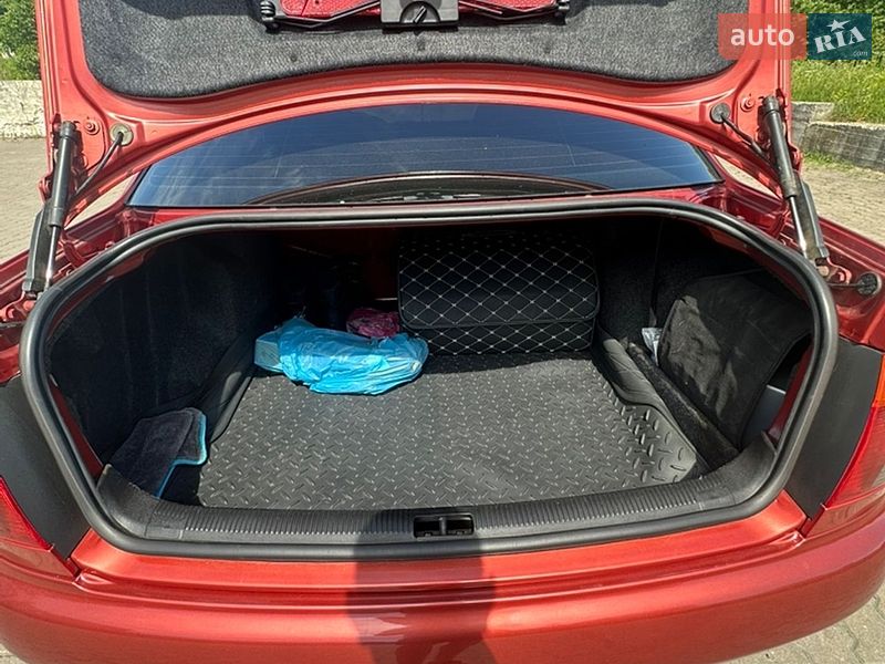 Седан Audi A4 1996 в Івано-Франківську