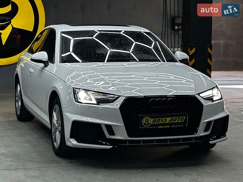 Седан Audi A4 2016 в Черновцах
