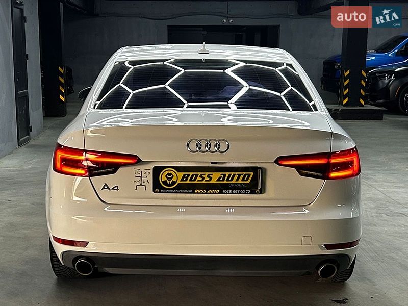 Седан Audi A4 2016 в Черновцах