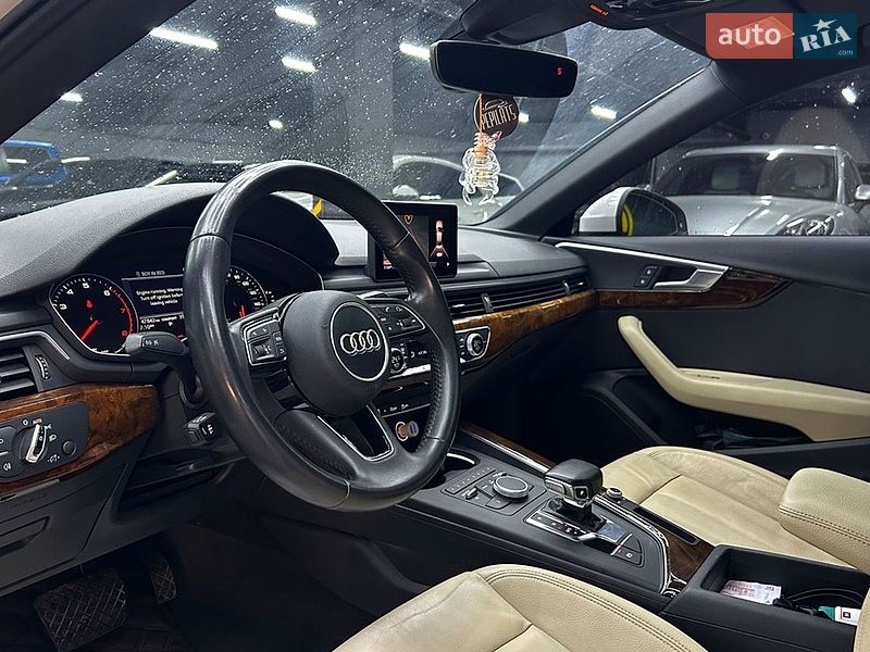 Седан Audi A4 2016 в Черновцах