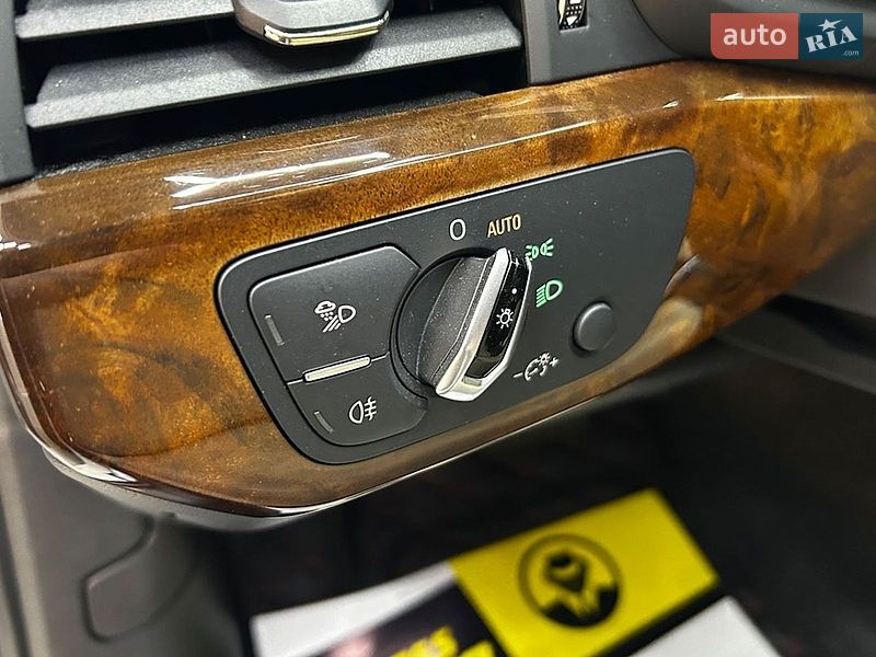 Седан Audi A4 2016 в Черновцах