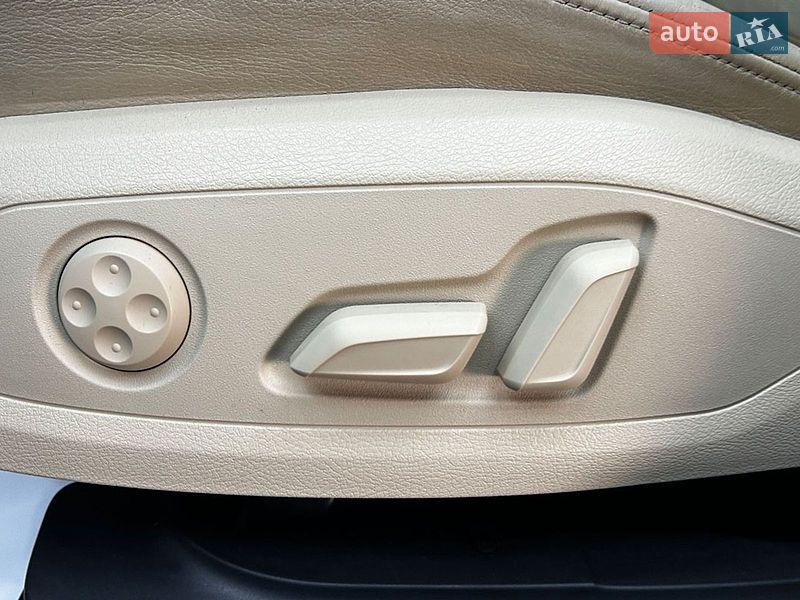 Седан Audi A4 2016 в Черновцах