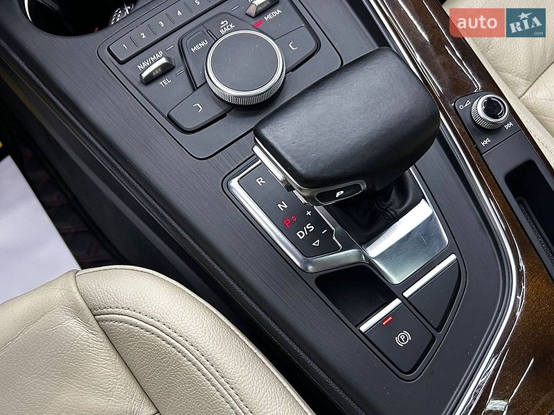 Седан Audi A4 2016 в Черновцах