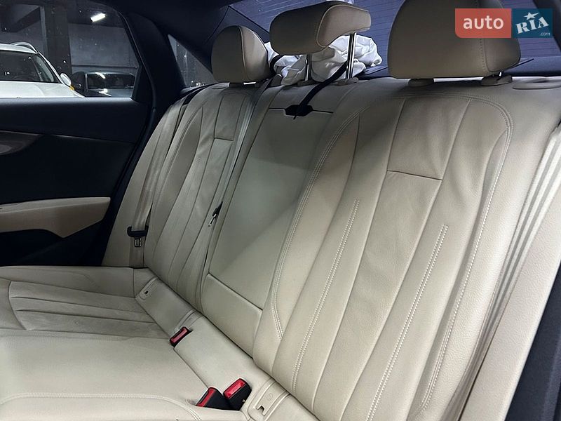 Седан Audi A4 2016 в Черновцах