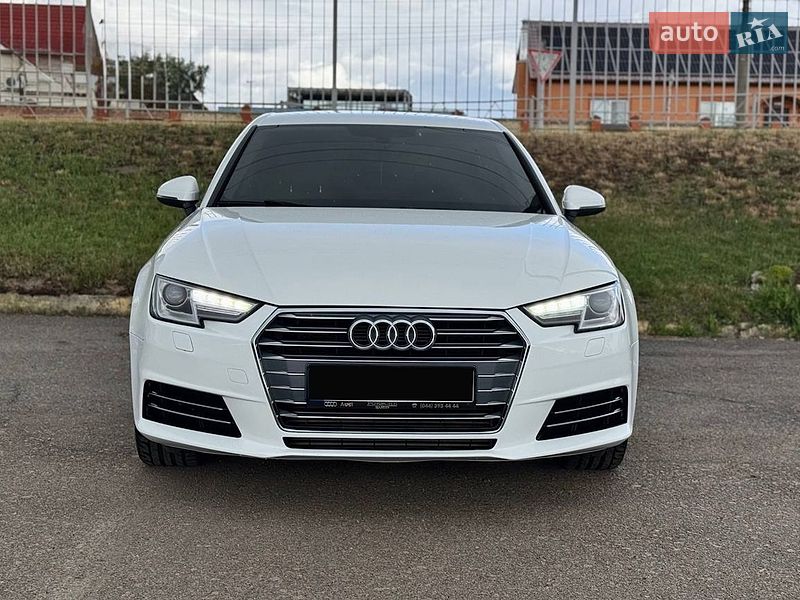 Седан Audi A4 2015 в Киеве