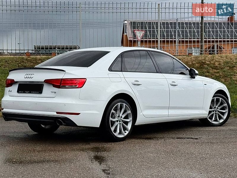 Седан Audi A4 2015 в Киеве
