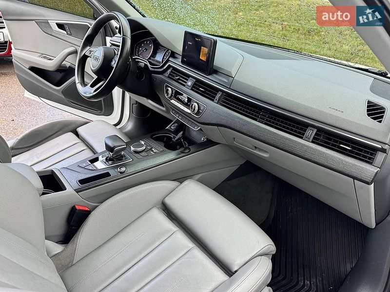 Седан Audi A4 2015 в Киеве