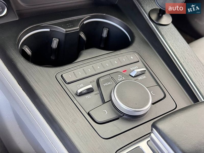 Седан Audi A4 2015 в Киеве