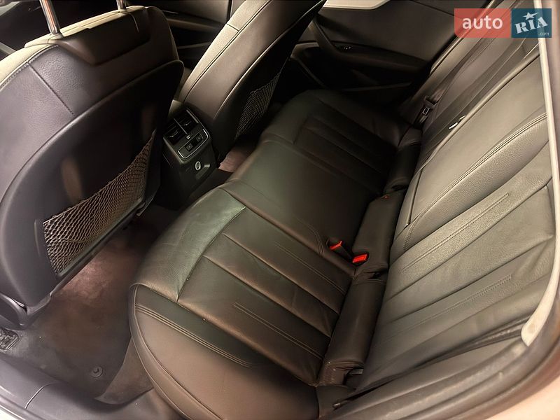 Седан Audi A4 2017 в Рівному