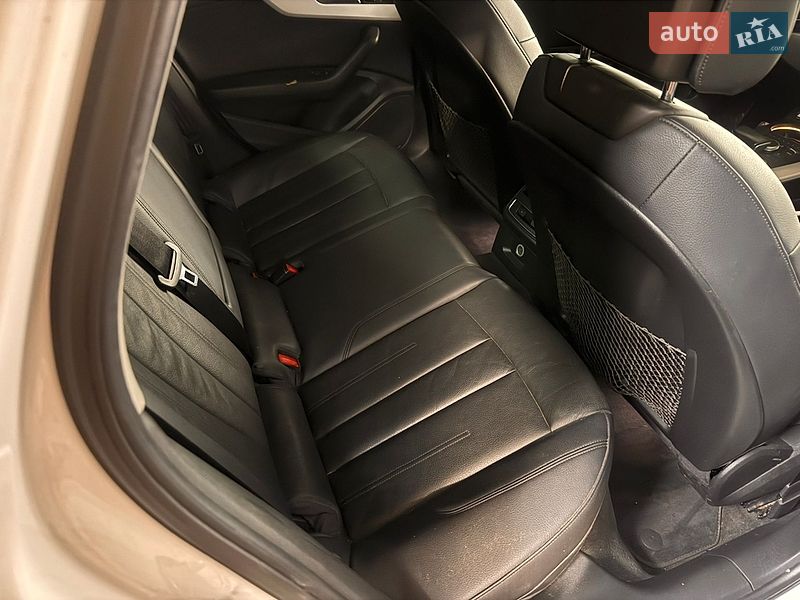 Седан Audi A4 2017 в Рівному