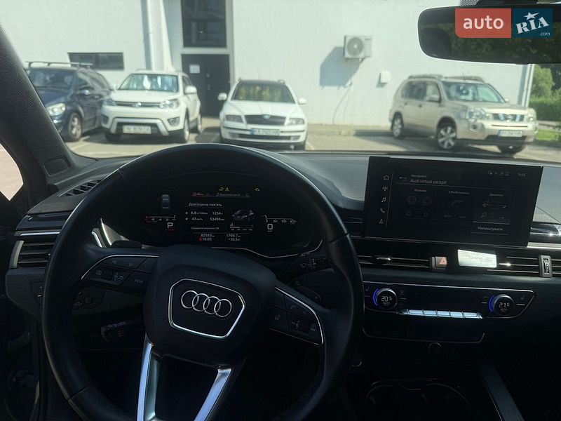 Седан Audi A4 2022 в Києві