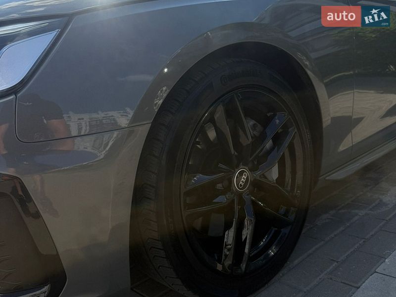 Седан Audi A4 2022 в Києві