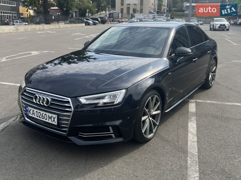 Седан Audi A4 2018 в Киеве