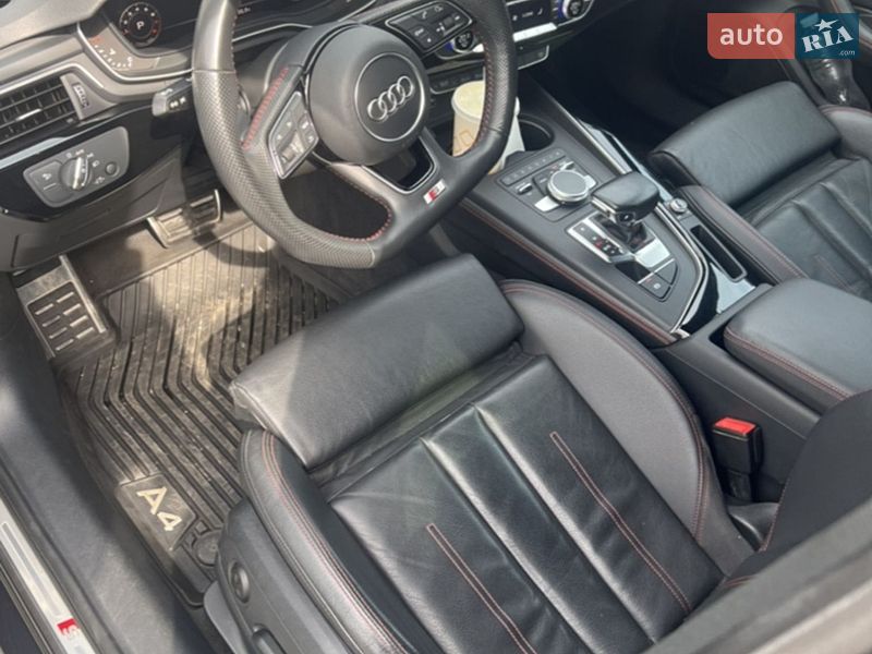Седан Audi A4 2018 в Киеве
