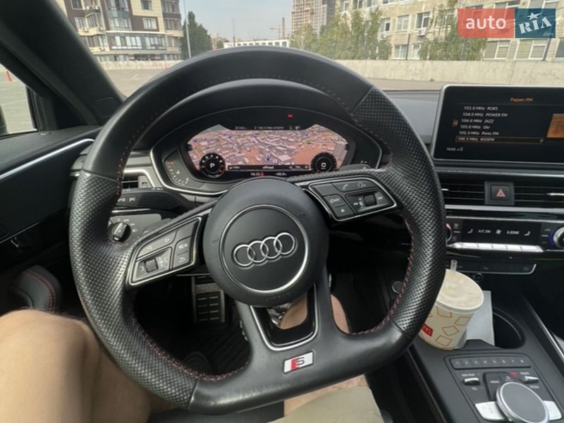 Седан Audi A4 2018 в Киеве