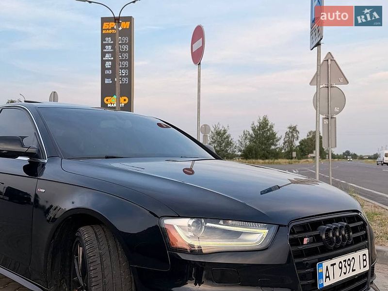 Седан Audi A4 2015 в Івано-Франківську