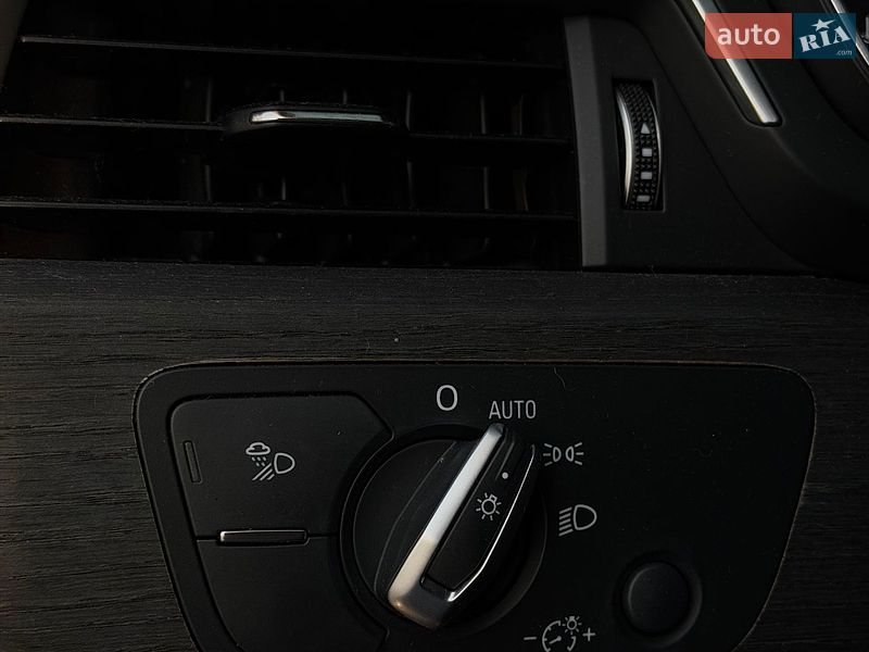 Седан Audi A4 2019 в Куликовке